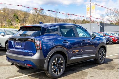 2025 Nissan Kicks SV