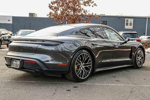 2020 Porsche Taycan Turbo