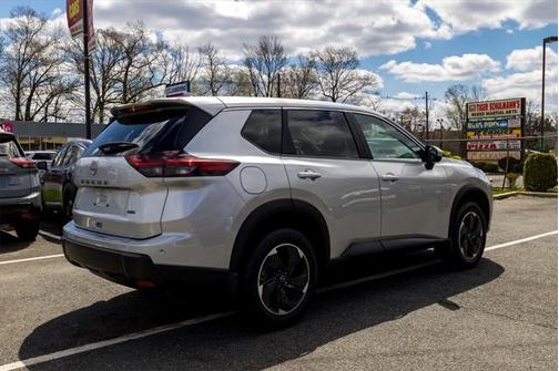 2025 Nissan Rogue SV