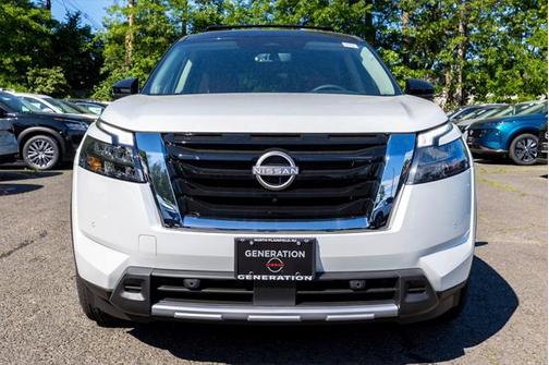 2025 Nissan Pathfinder Platinum 4WD