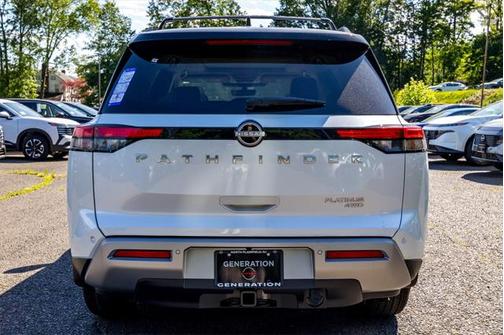 2025 Nissan Pathfinder Platinum 4WD
