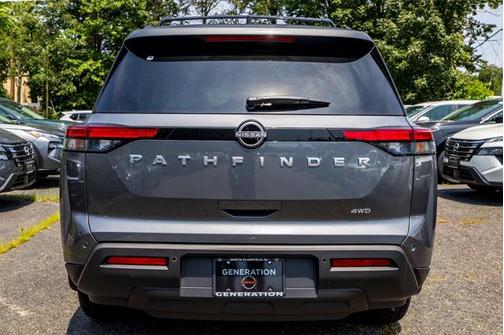 2025 Nissan Pathfinder SV 4WD