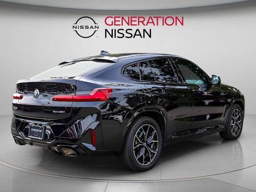2023 BMW X4 xDrive30i