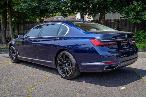 2022 BMW 750 i xDrive