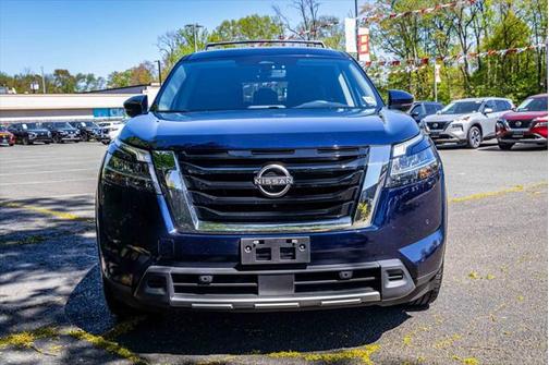 2023 Nissan Pathfinder SL 4WD