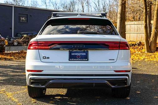 2022 Audi Q8 55 Premium Plus