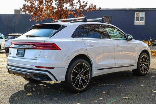 2022 Audi Q8 55 Premium Plus