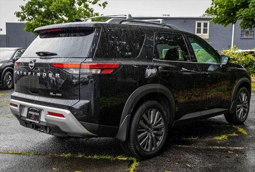 2025 Nissan Pathfinder SL 4WD
