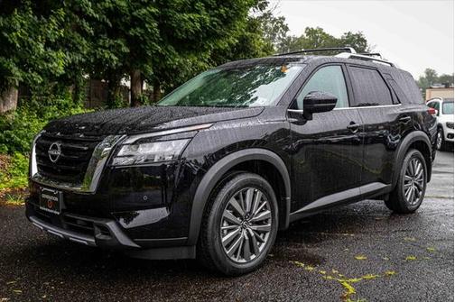 2025 Nissan Pathfinder SL 4WD