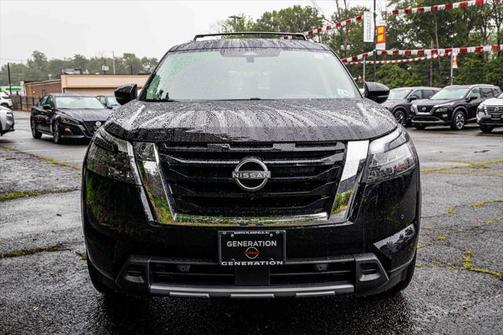 2025 Nissan Pathfinder SL 4WD