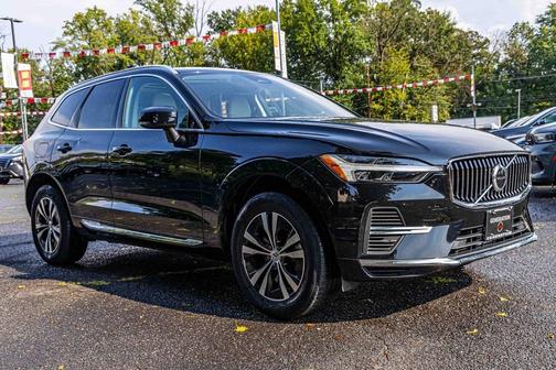 2023 Volvo XC60 Recharge Plug-In Hybrid T8 Core Bright Theme