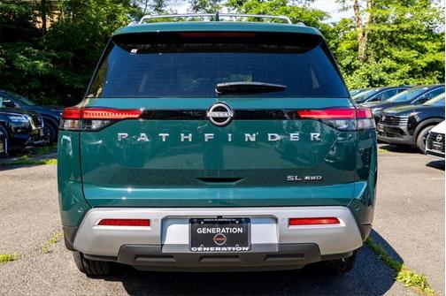 2025 Nissan Pathfinder SL 4WD