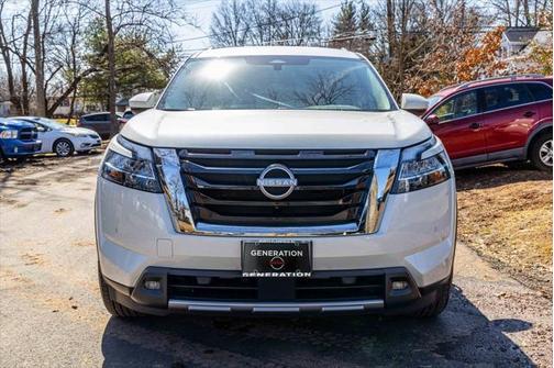 2023 Nissan Pathfinder SL 4WD