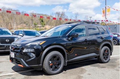 2025 Nissan Rogue Rock Creek
