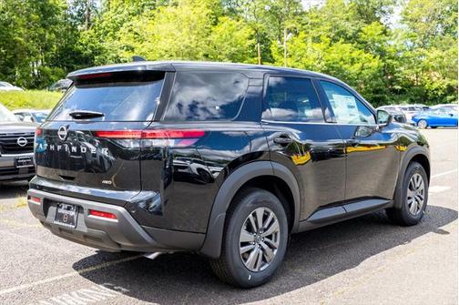 2025 Nissan Pathfinder S 4WD