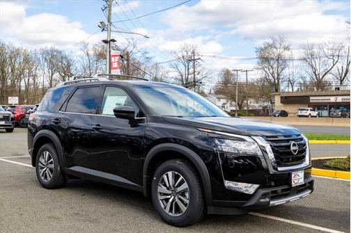 2025 Nissan Pathfinder SL 4WD