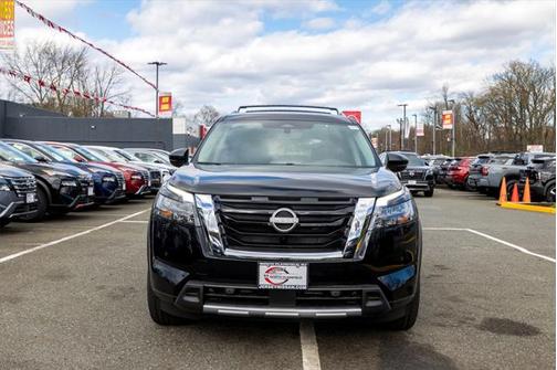 2025 Nissan Pathfinder SL 4WD