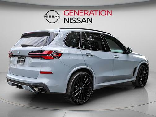 Brooklyn Grey Metallic 2024 BMW X5 xDrive40i