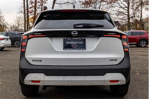 2026 Nissan Kicks SV