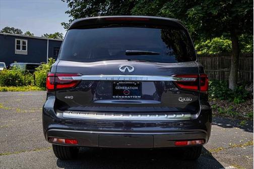 2022 INFINITI QX80 Luxe