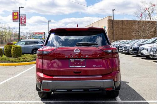 2025 Nissan Rogue SL