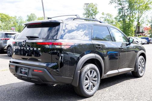 2025 Nissan Pathfinder SV 4WD