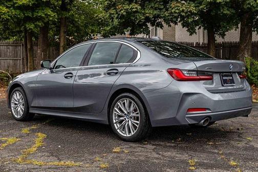 2024 BMW 330 i xDrive