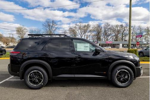 2025 Nissan Pathfinder Rock Creek 4WD