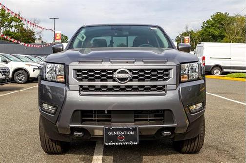 2025 Nissan Frontier SV