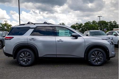2025 Nissan Pathfinder SV 4WD