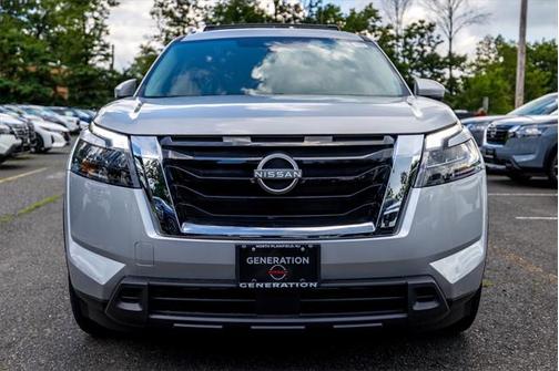 2025 Nissan Pathfinder SV 4WD