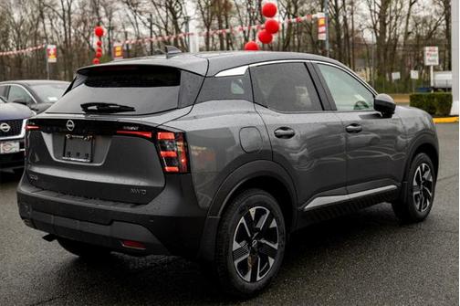 2025 Nissan Kicks SV