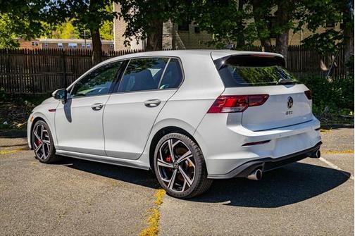 2024 Volkswagen Golf GTI 2.0T SE DSG