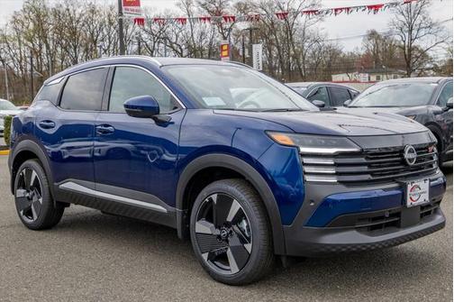 2025 Nissan Kicks SR