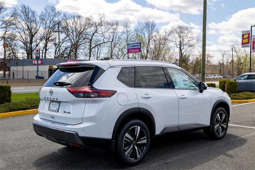 2025 Nissan Rogue SL