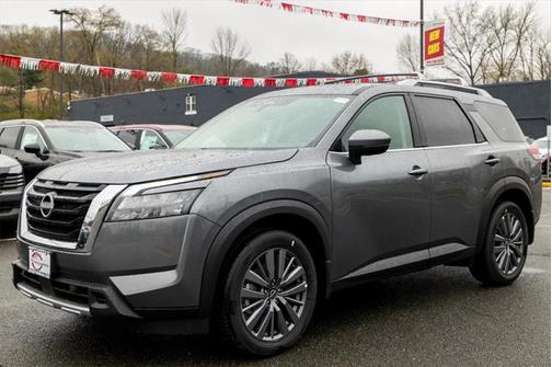 2025 Nissan Pathfinder SL 4WD