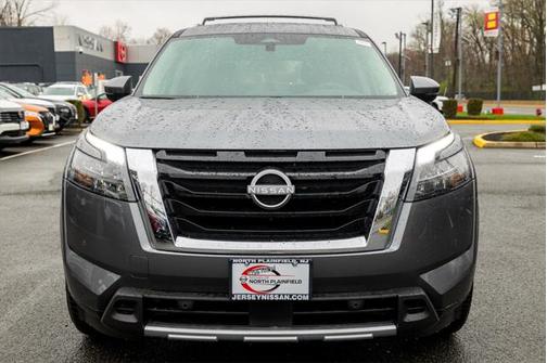 2025 Nissan Pathfinder SL 4WD