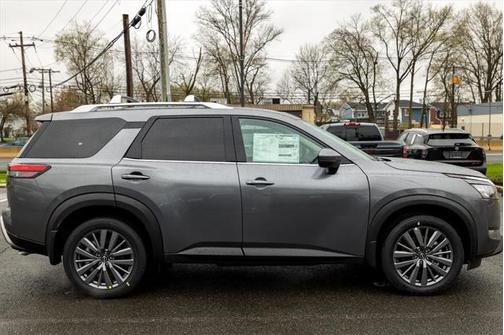 2025 Nissan Pathfinder SL 4WD