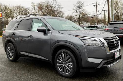 2025 Nissan Pathfinder SL 4WD