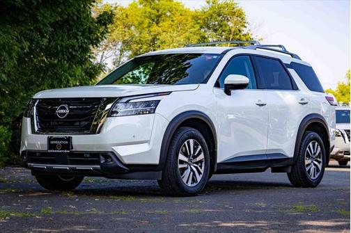 2024 Nissan Pathfinder SL 4WD