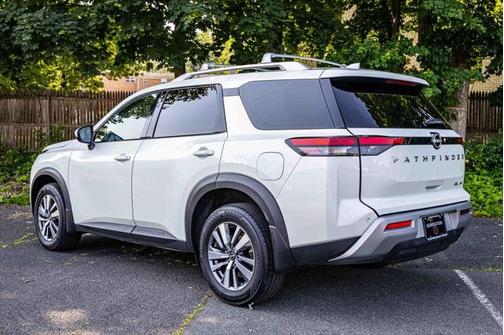 2024 Nissan Pathfinder SL 4WD