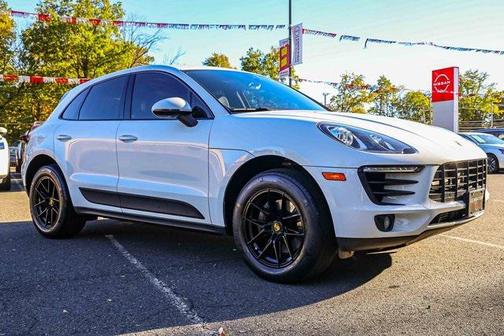2018 Porsche Macan Sport Edition