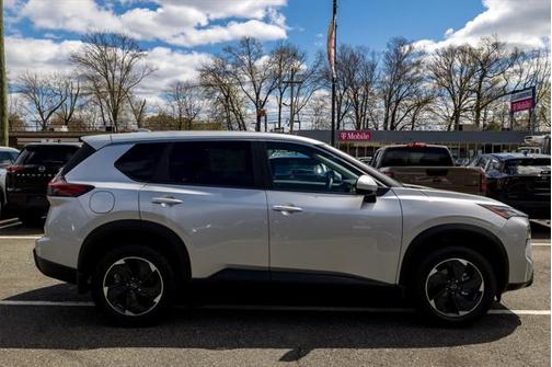 2025 Nissan Rogue SV