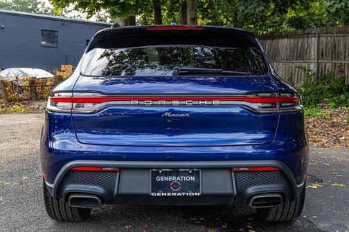 2022 Porsche Macan Base