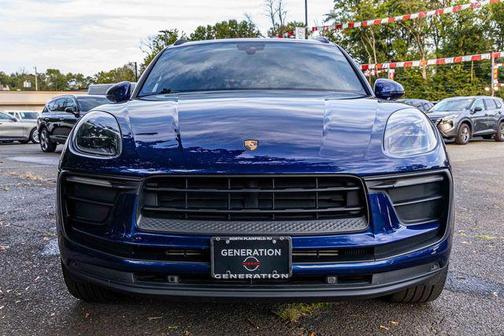 2022 Porsche Macan Base