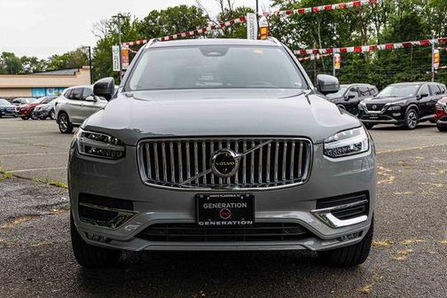 2024 Volvo XC90 B6 Plus Bright Theme 6-Seater