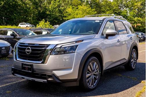 2025 Nissan Pathfinder SL 4WD