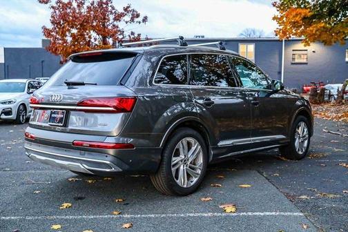 2021 Audi Q7 45 Premium Plus
