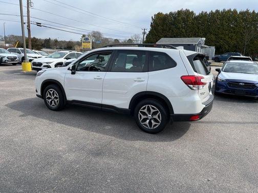 2023 Subaru Forester Premium
