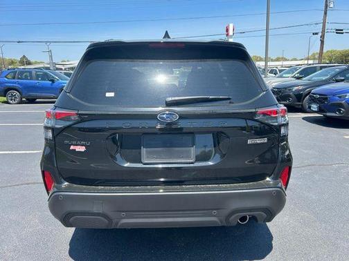 Crystal Black Silica 2025 Subaru Forester Hybrid Touring